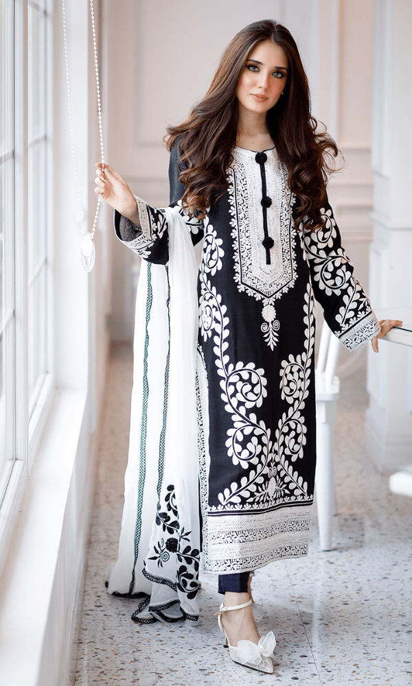 Embroidered Lawn Unstitched 3pc Suit
