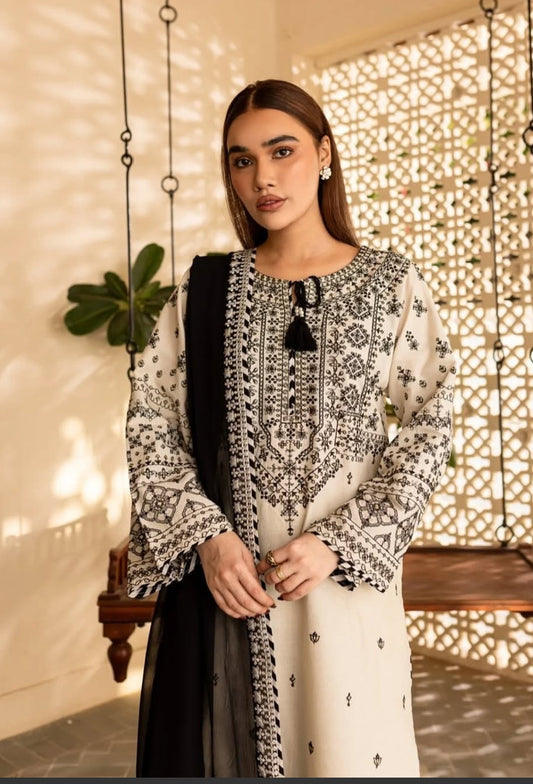 Embroidered Cotton Fabric off-white Stitched Suit with Organza Dupatta