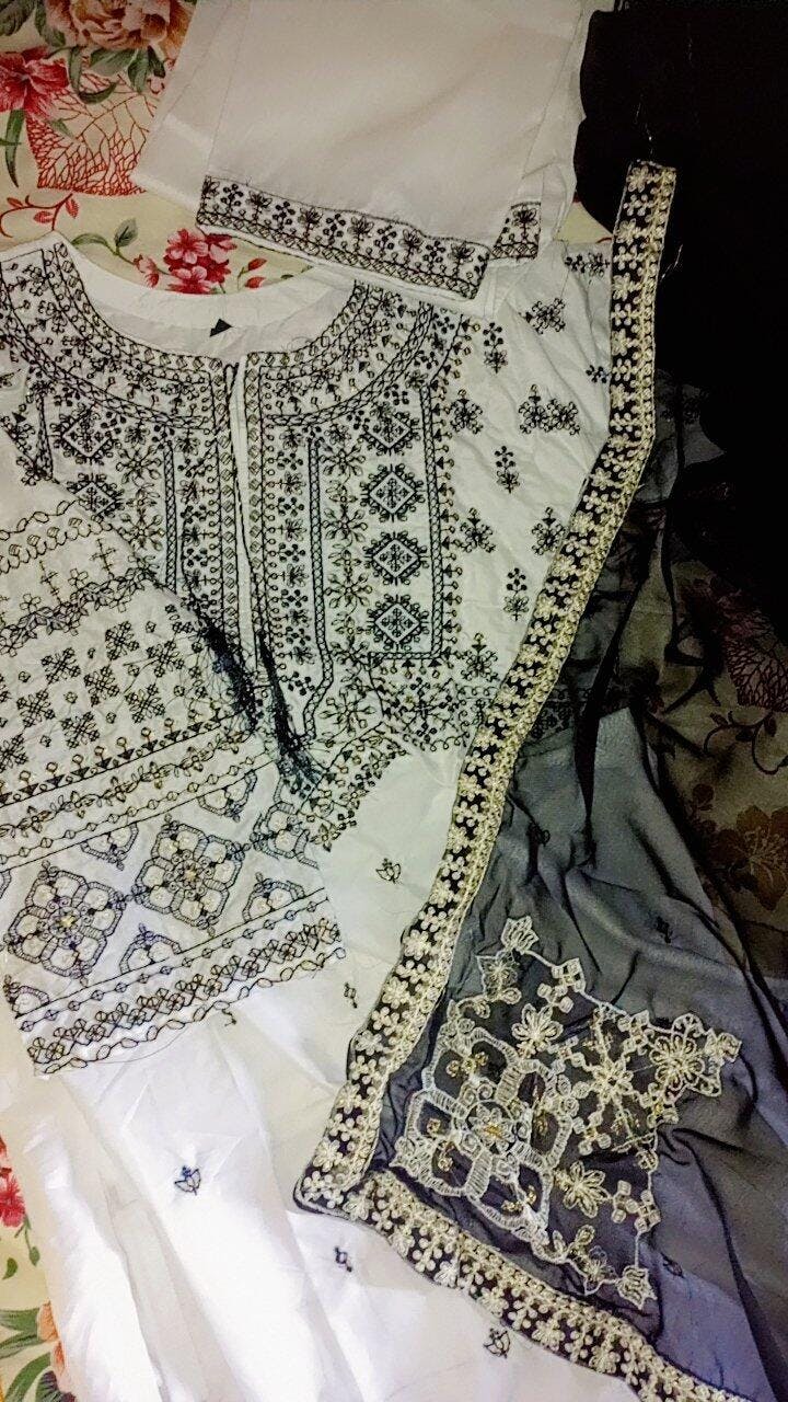 Embroidered Cotton Fabric off-white Stitched Suit with Organza Dupatta