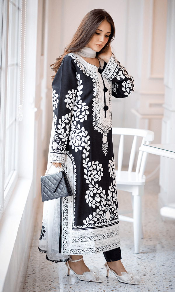 Embroidered Lawn Unstitched 3pc Suit