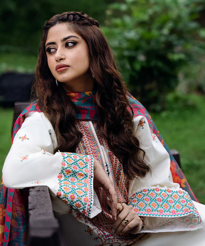 Sapphire Embroidered Unstitched Lawn Suit